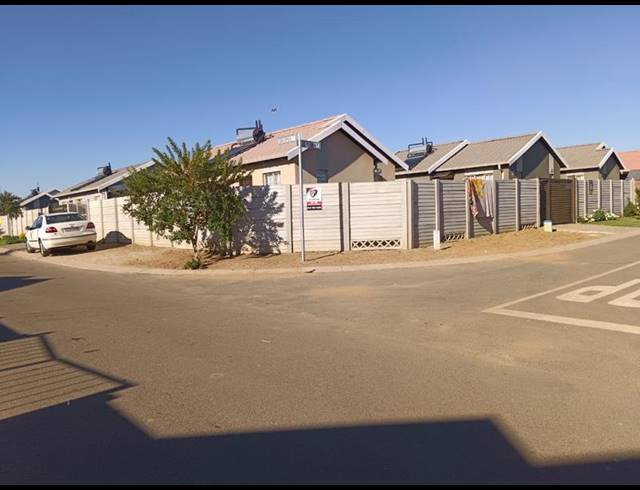 3 BEDROOM HOUSE FOR SALE IN SKY CITY